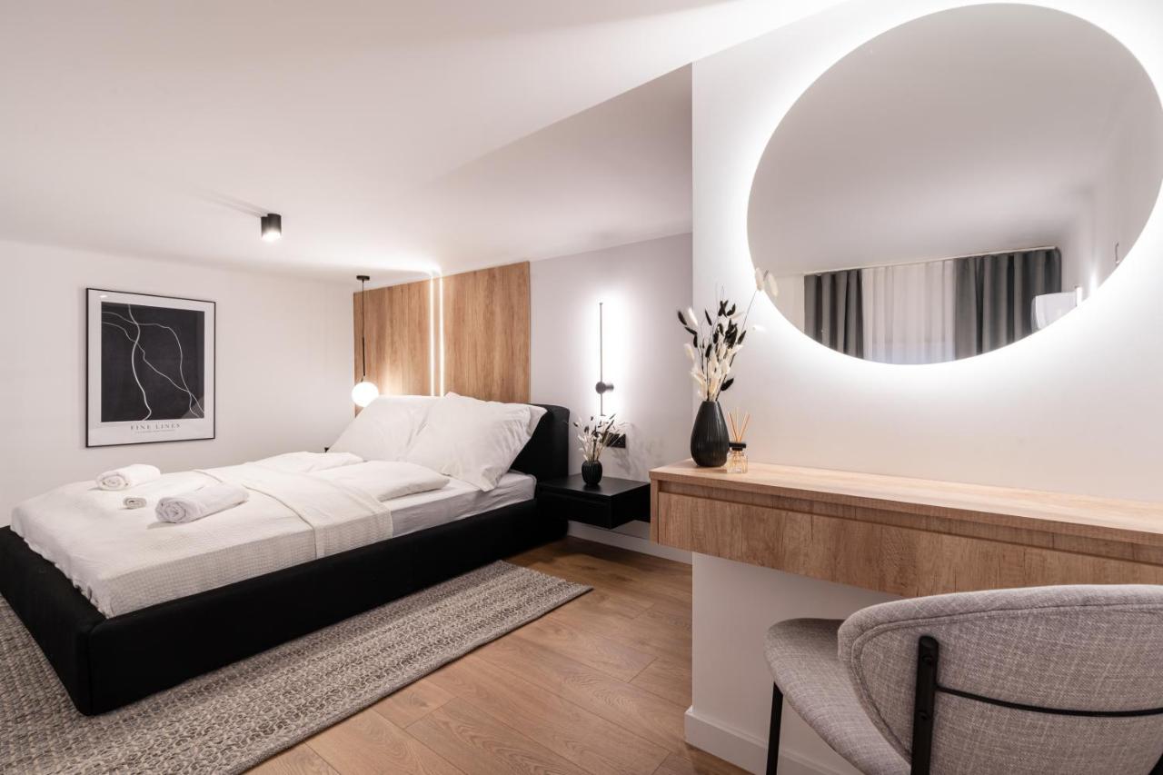 E56 - Grand Boulevard Heritage Residence - Best Location By Bqa Budapest Eksteriør billede