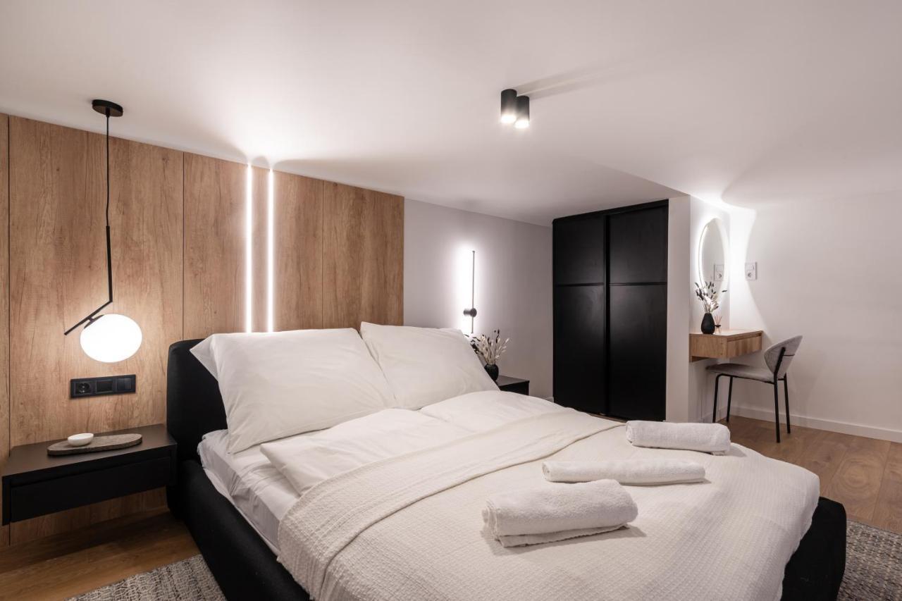 E56 - Grand Boulevard Heritage Residence - Best Location By Bqa Budapest Eksteriør billede