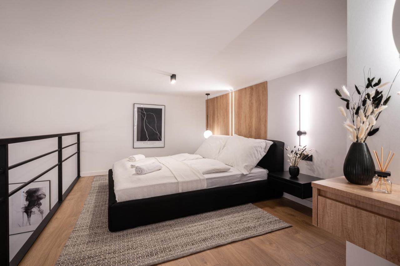 E56 - Grand Boulevard Heritage Residence - Best Location By Bqa Budapest Eksteriør billede