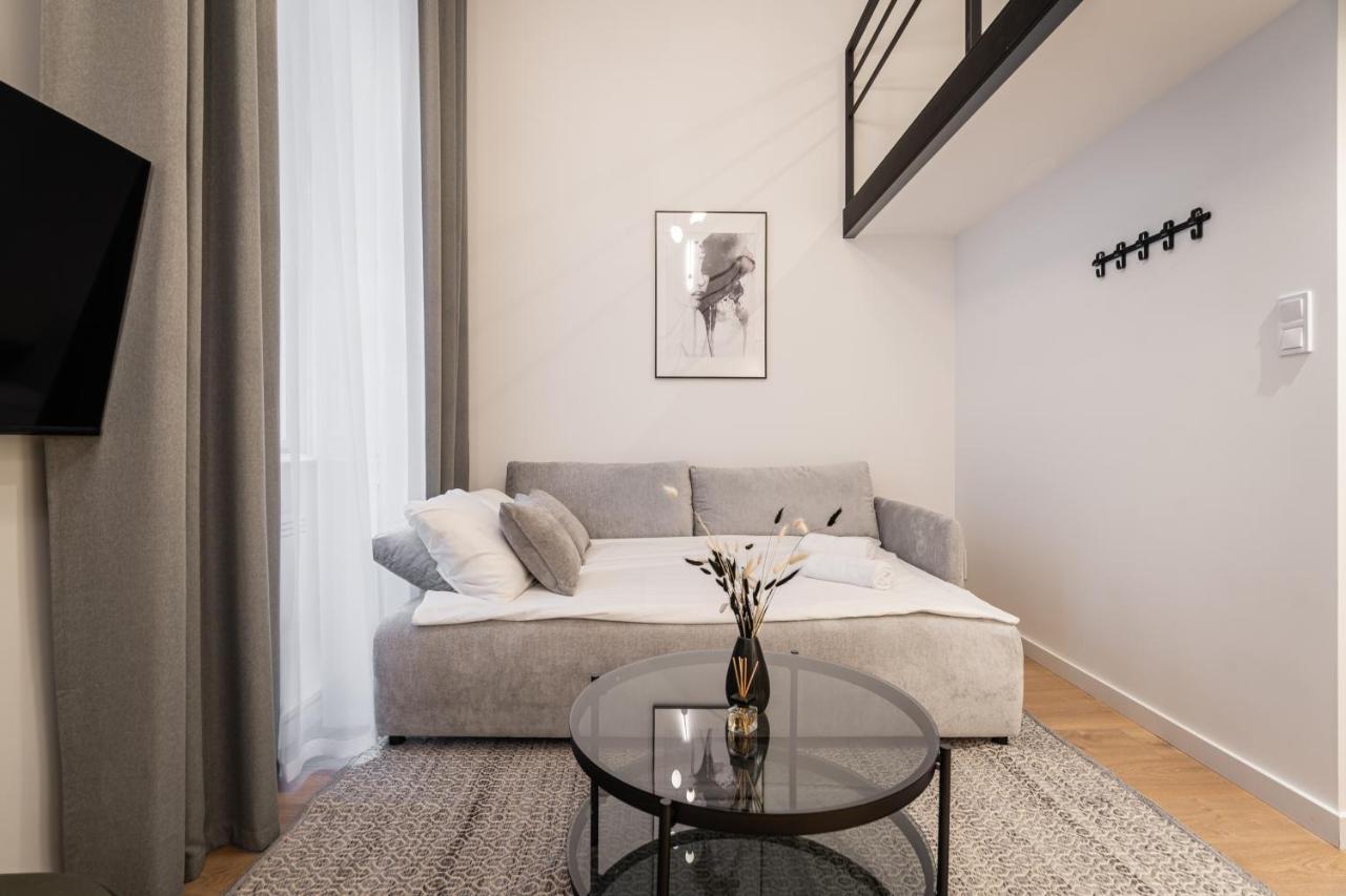 E56 - Grand Boulevard Heritage Residence - Best Location By Bqa Budapest Eksteriør billede