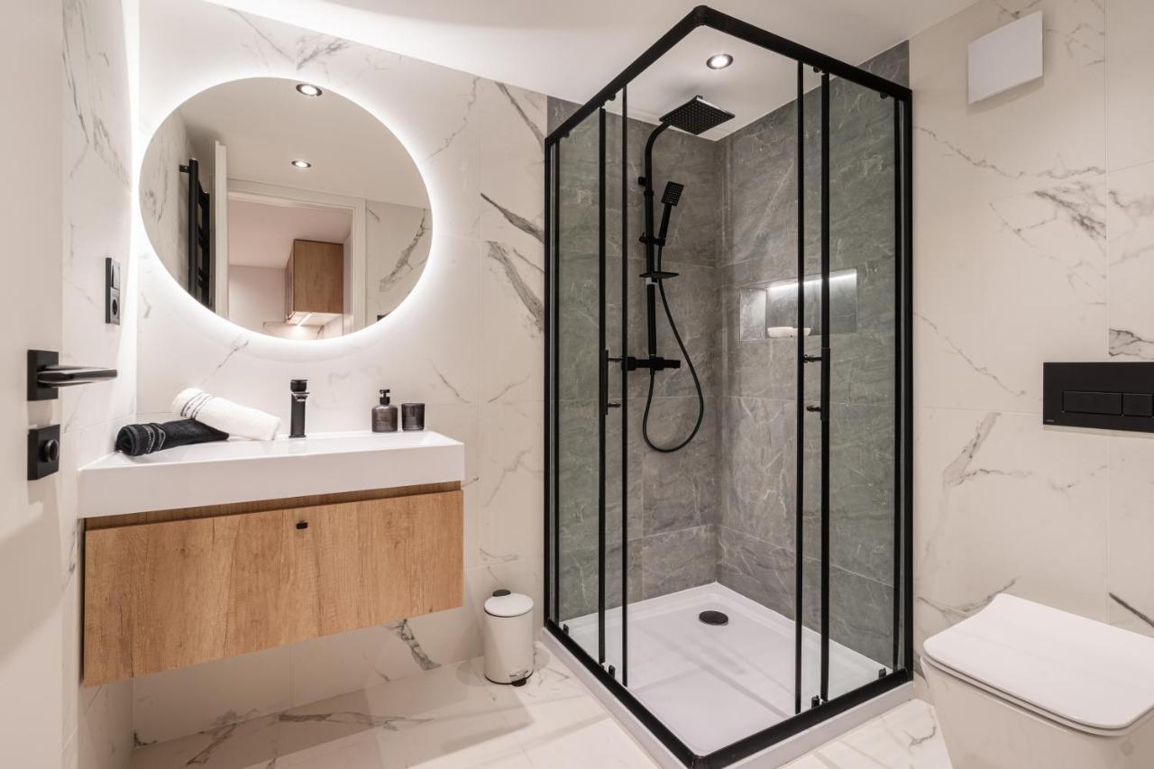 E56 - Grand Boulevard Heritage Residence - Best Location By Bqa Budapest Eksteriør billede