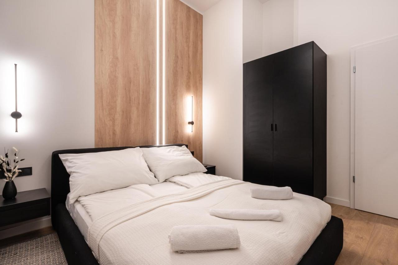 E56 - Grand Boulevard Heritage Residence - Best Location By Bqa Budapest Eksteriør billede